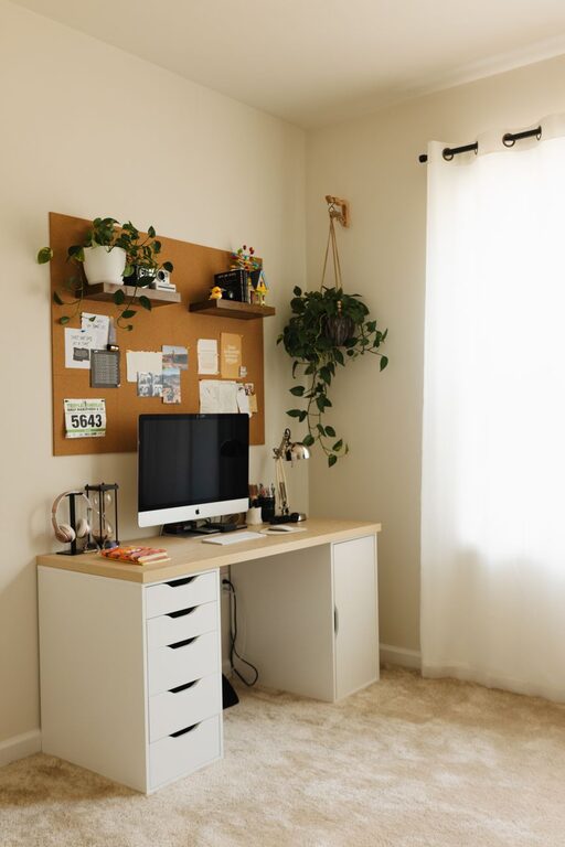 Simple Tips for Creating a Cozy and Productive Home Office Environment
